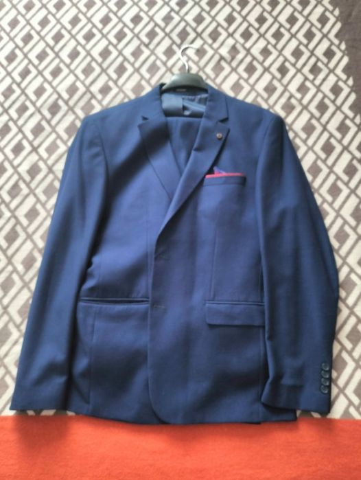 Продам мужской костюм