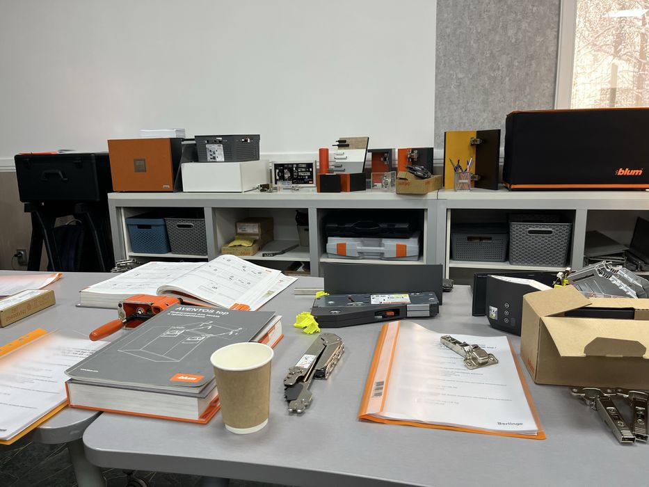 Реставрация и ремонт мебели