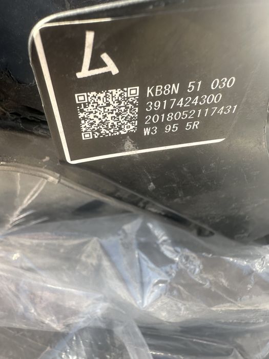 Mazda Cx5 Full Led Оригинален десен фар с пукнато стъкло