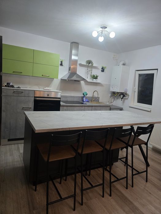 Inchiriez apartament 3 camere