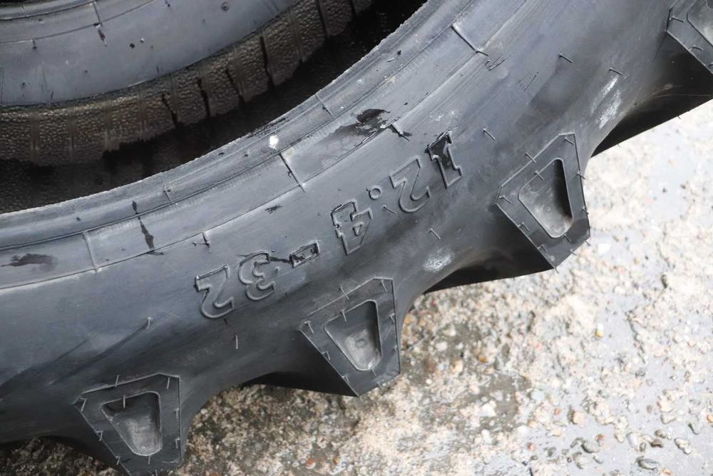 Anvelope noi 12.4-32 BKT 8 pliuri cauciucuri tractor spate