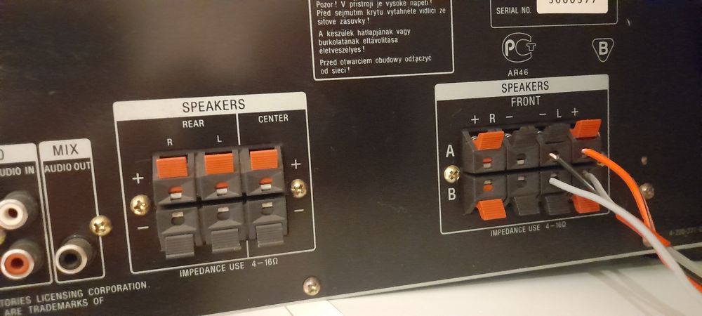 Amplituner și cd player Sony