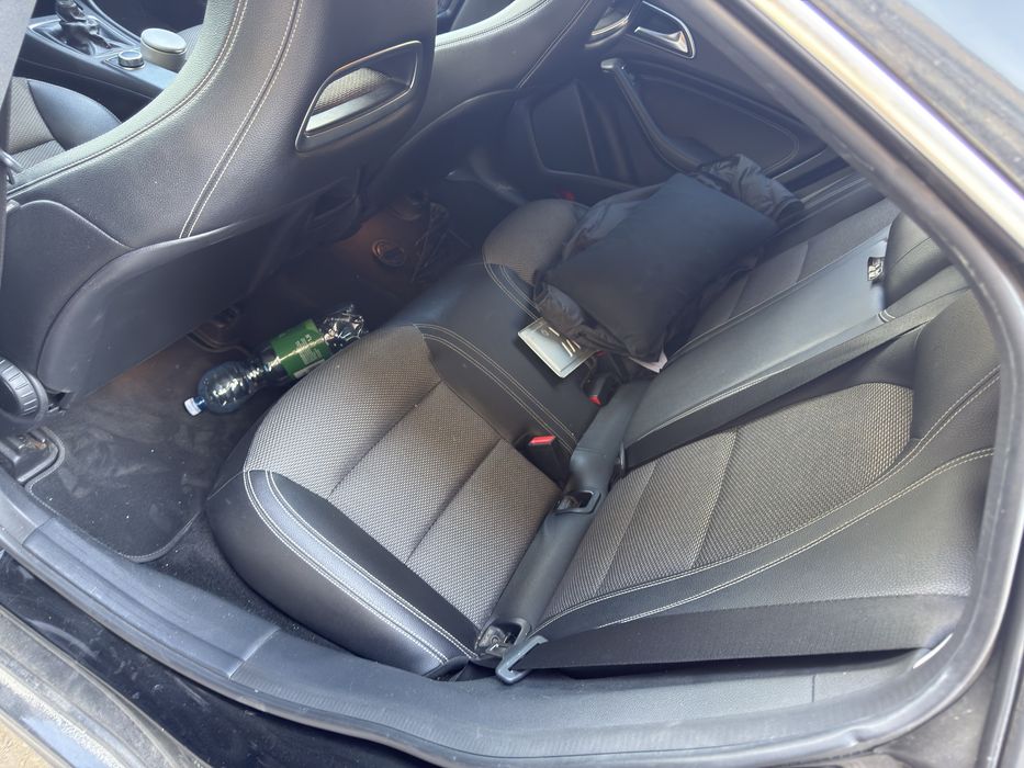 Mercedes CLA 200 usor accidentat