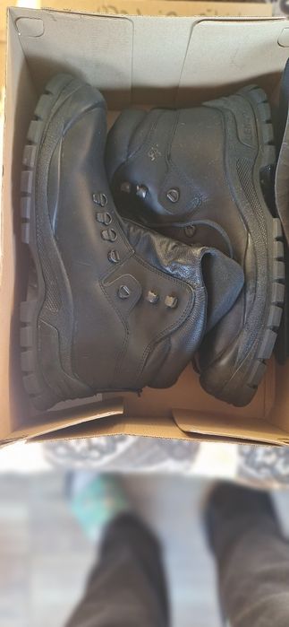 Vând bocanci de iarna