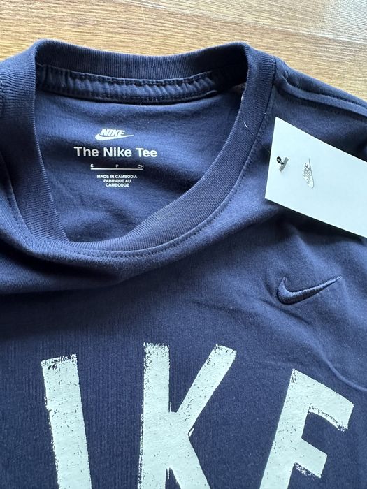 Мъжка,памучна,тъмно синя тениска Nike с бродирано лого