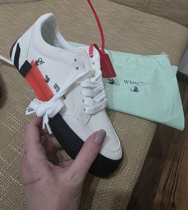 Adidasi off white dama