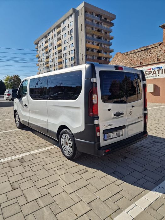 Vând Opel Vivado varianta lungă 8+1 locuri