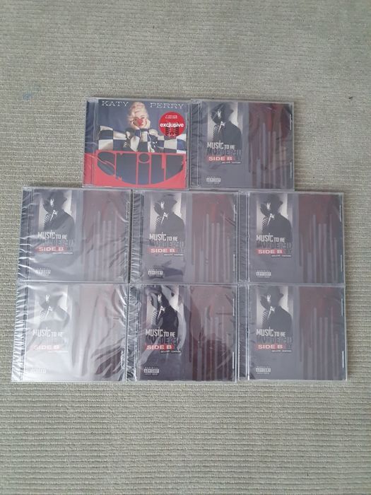 Eminem албум, неразопаковани чисто нови