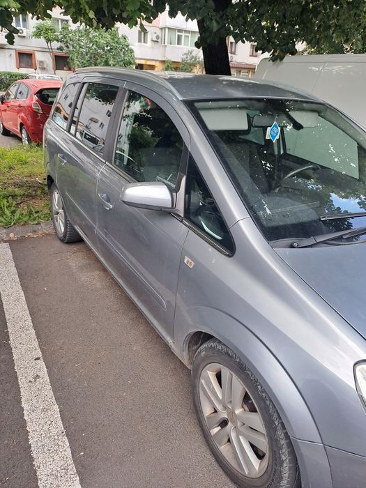 De vanzare opel zafira b an 2008