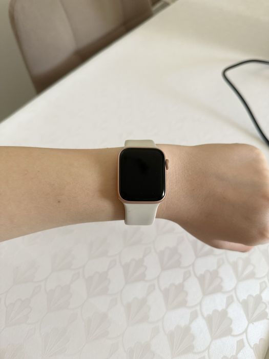 Apple Watch SE (1-поколение)