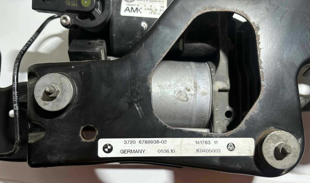 Compresor aer perne suspensie pneumatica BMW X5 E70
