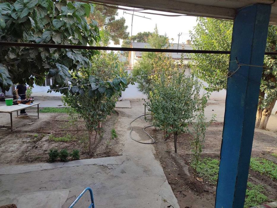 уй сотилади 2 хона