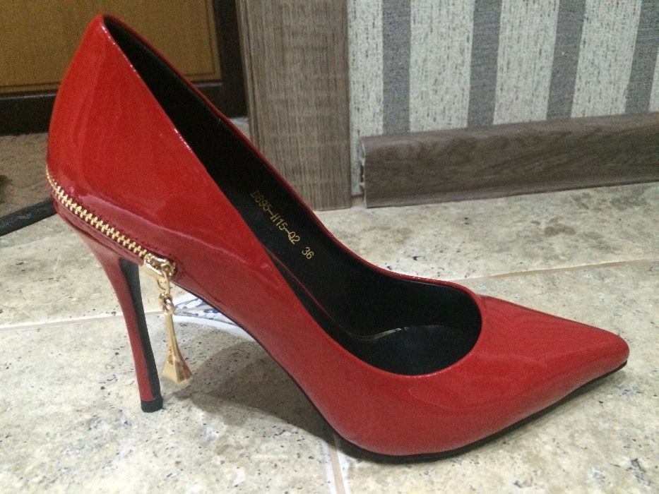 Женские туфли