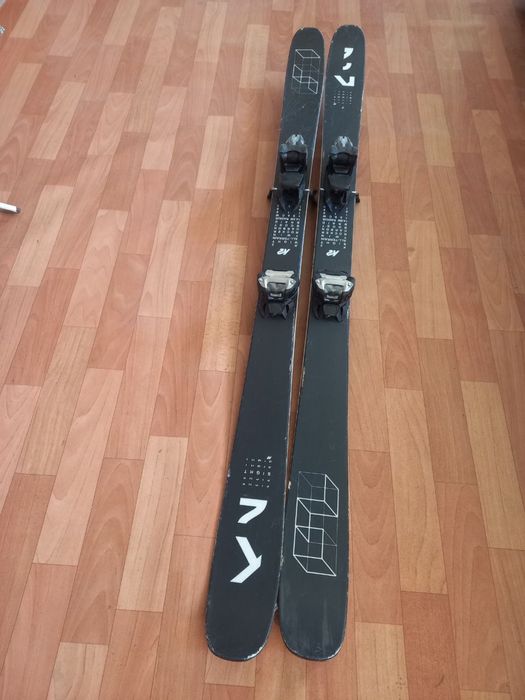 Продам Лыжную снарягу