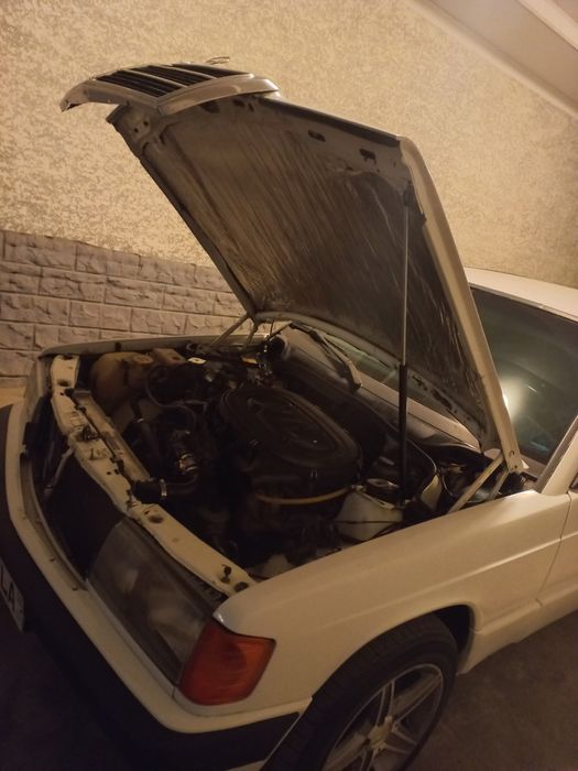 Мерседес W201 Сотилади.