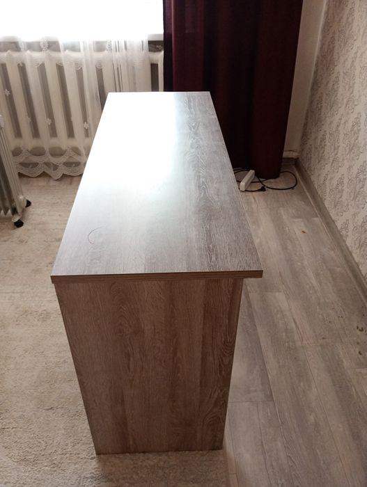 Письменный стол / Консоль в современном стиле