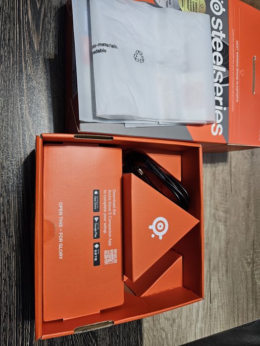 SteelSeries - Arctis Nova 5