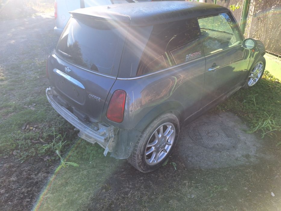 Dezmembrez mini cooper r50
