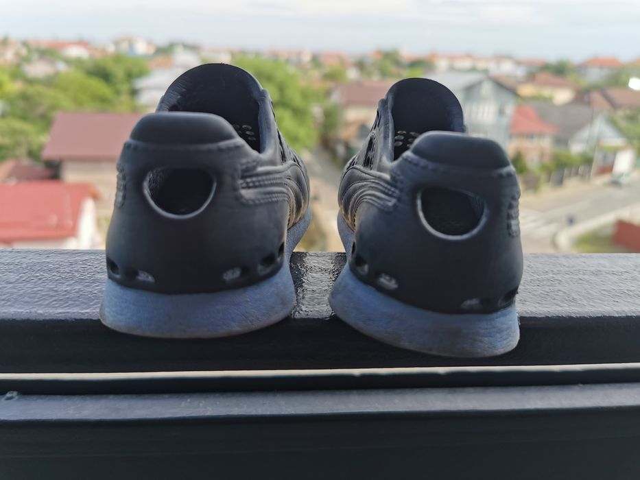 Adidași Puma marimea 5 U. K cu gaurele