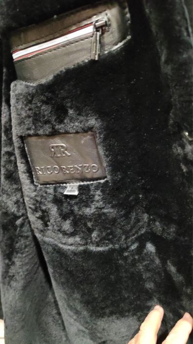 Продам куртку новую