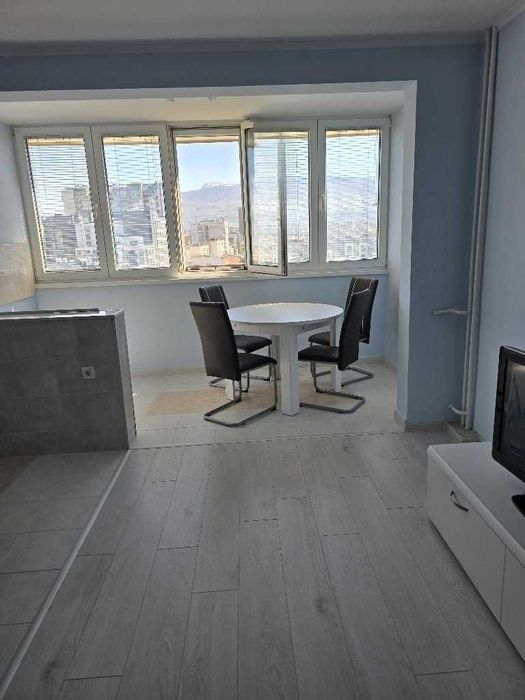 Дава се под наем Тристаен апартамент в София, Банишора - 75 кв.м за 700 € - Снимка #2