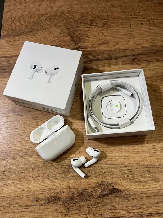 Apple AirPods Pro-полный комплект