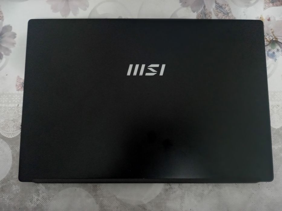 MSI core i7 16/512 15"
