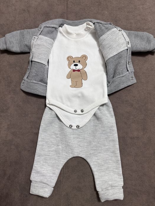 Костюмчик для  новорожденного.