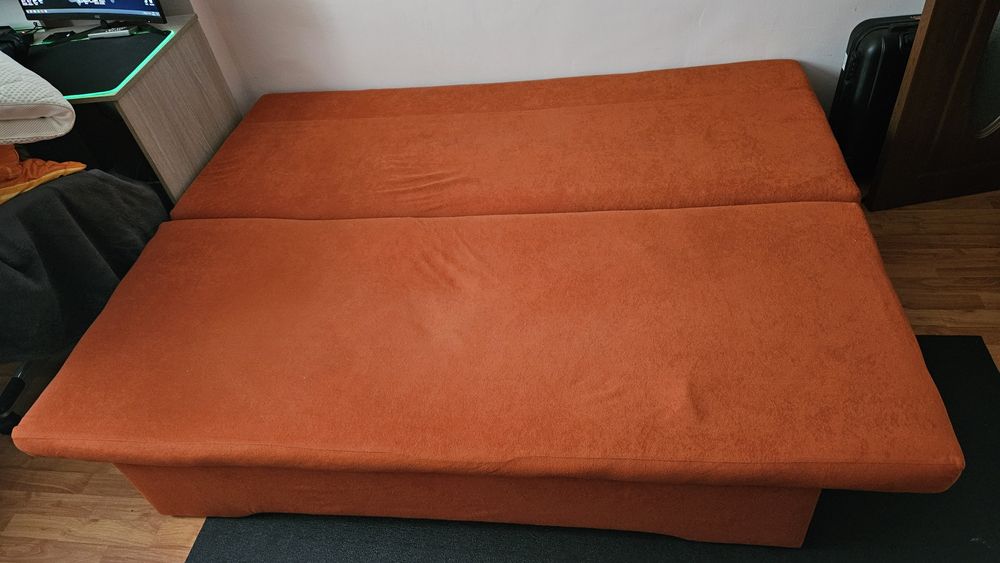 Разтегателен диван