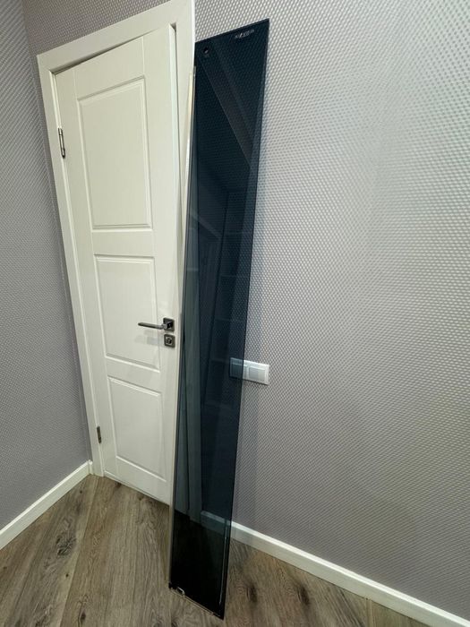 Продаеться стеклянная перегородка для душа