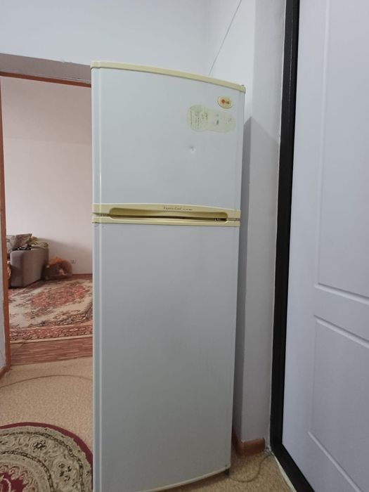 Холодильник LG сатылады
