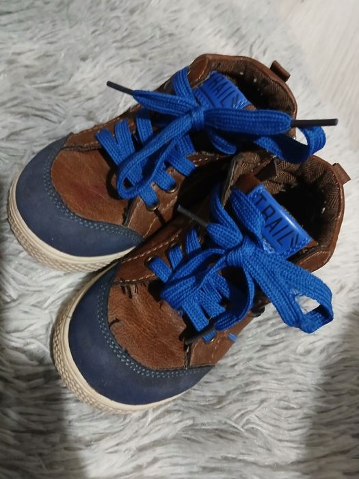 Есенни боти момче 25