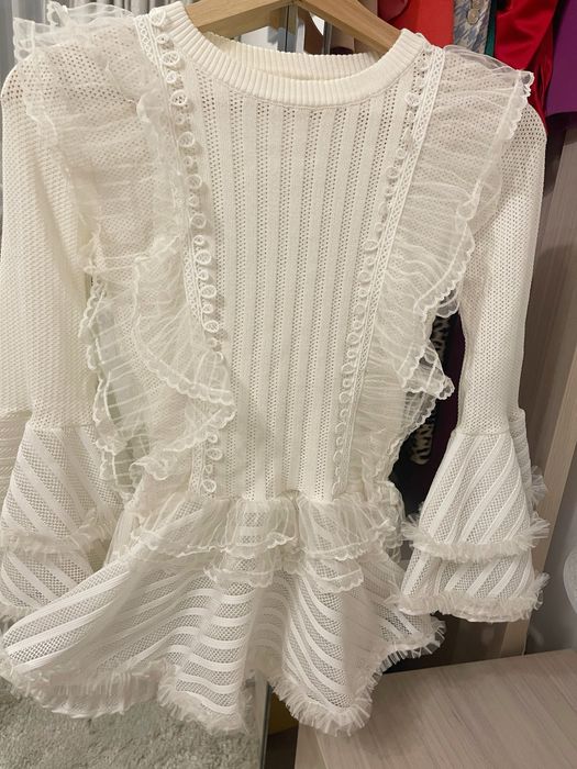 Bluza cu dantela, marimea M