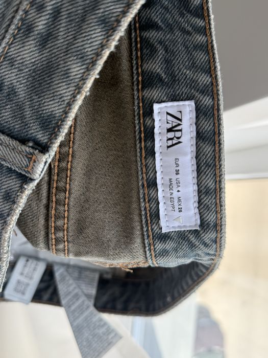 Blugi- Zara - albastri , talie medie , marimea 36 . este potrivit si pentru 34.