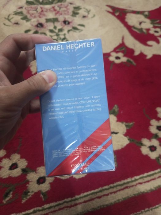 Erkaklar uchun fransuz atiri.