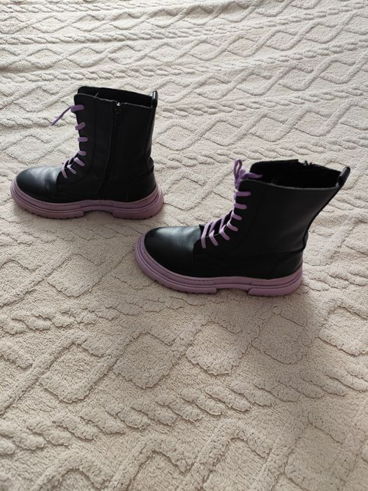 Демисезонные, фирменные ботинки 35 размера