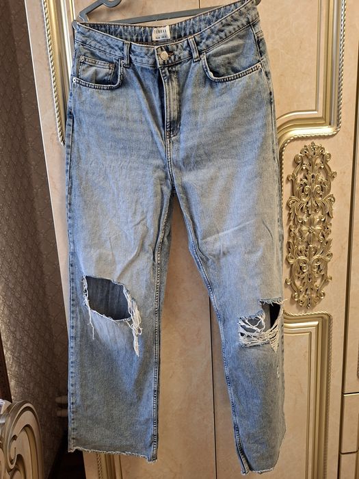 Продам женские костюм и брюки  2 штука  разных вида оба турецкий