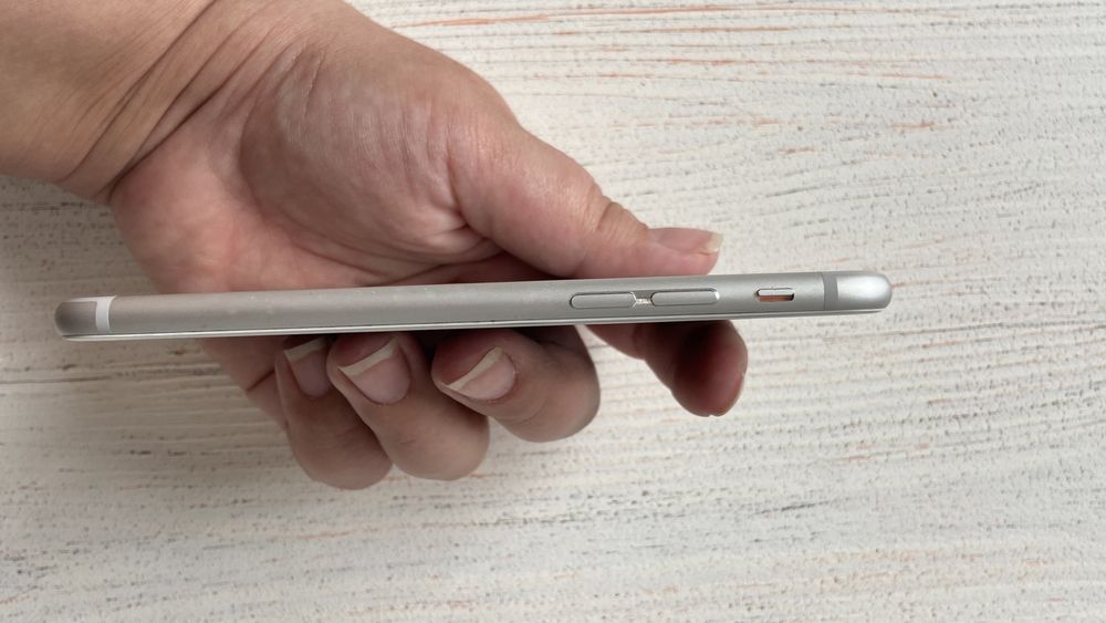 Продам Айфон 6s 16 гб