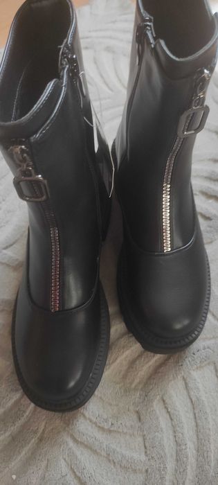 Нови дамски боти 38 - 38 лв.
