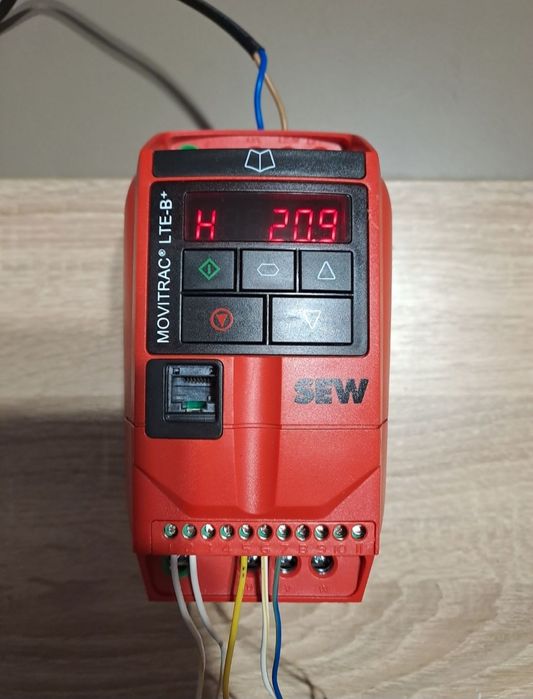 Convertizor frecventa SEW și SIEMENS, 0.37kW, alim. 230V, ieșire 3P