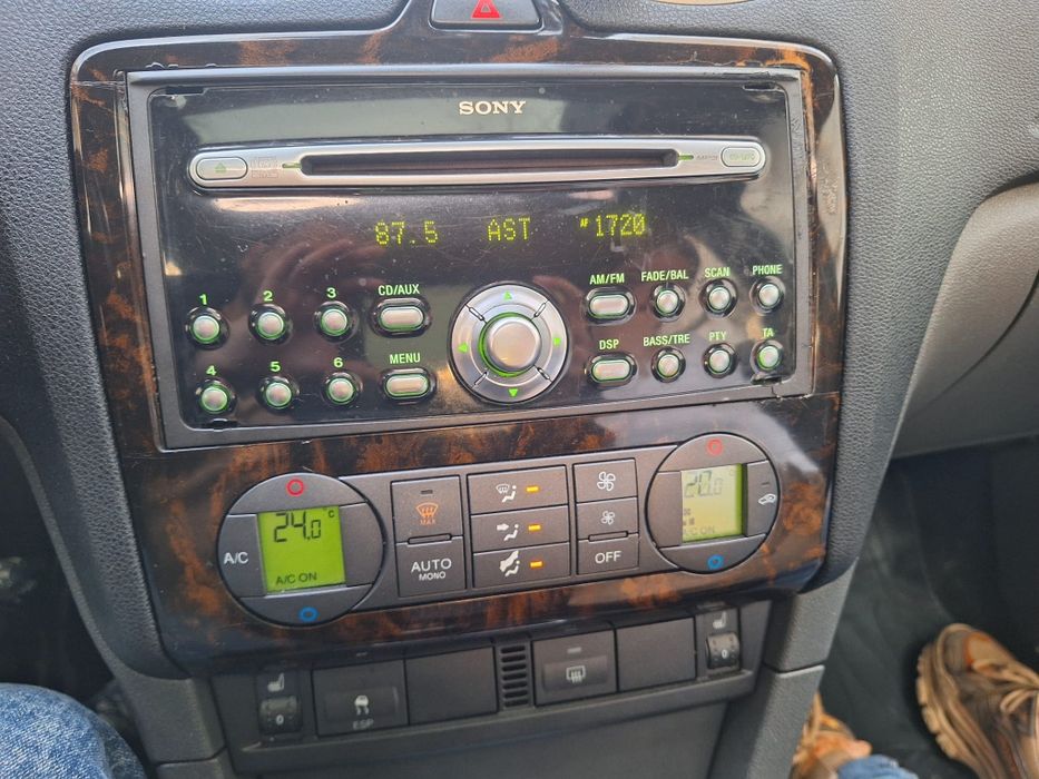 Vând Ford Focus 2, Pachet Ghia