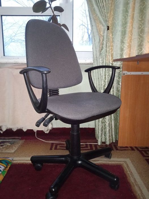 Компютер столи ва Креслоси сотилади