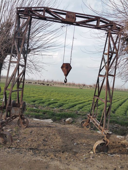 Yuk ko'targich tal sotiladi