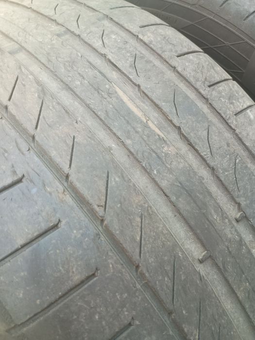 235 /45 / 18. Vara. Continental