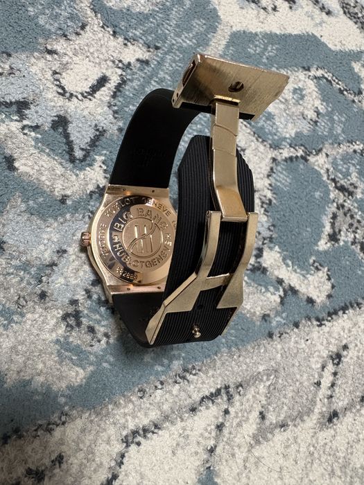 Продаю Часы hublot