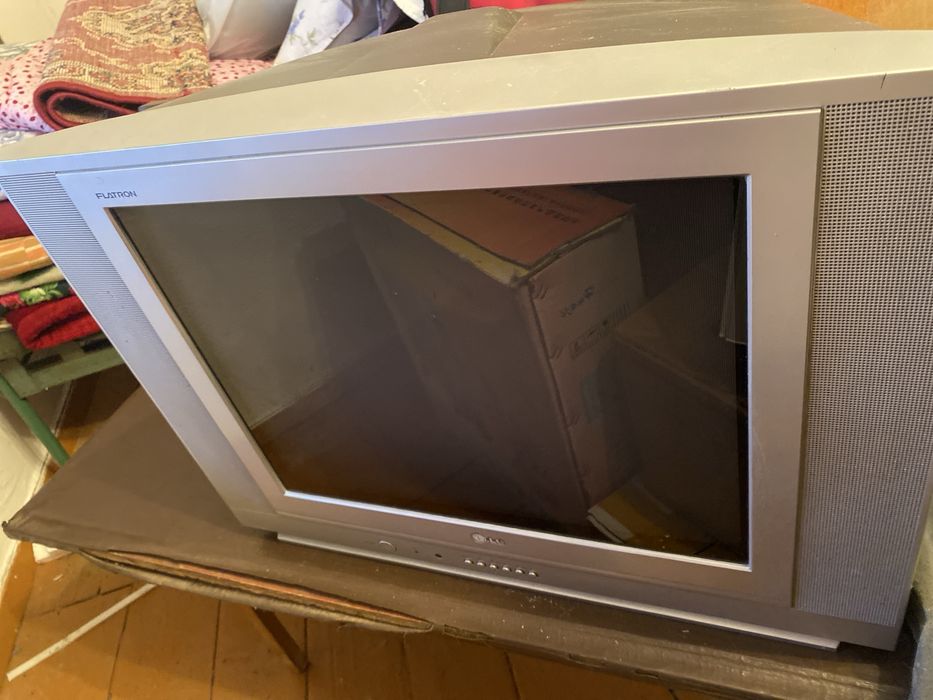 продам телевизор на запчасти