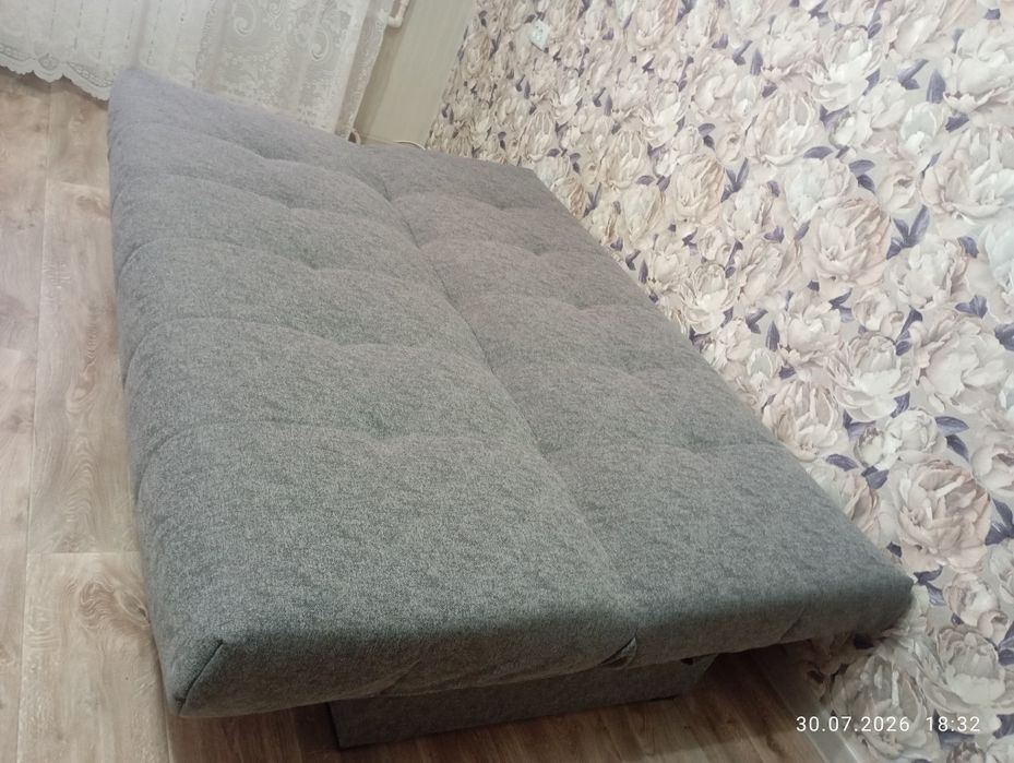 Продам б/у диван