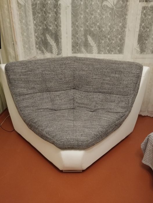 Продаётся угловое кресло от гарнитура