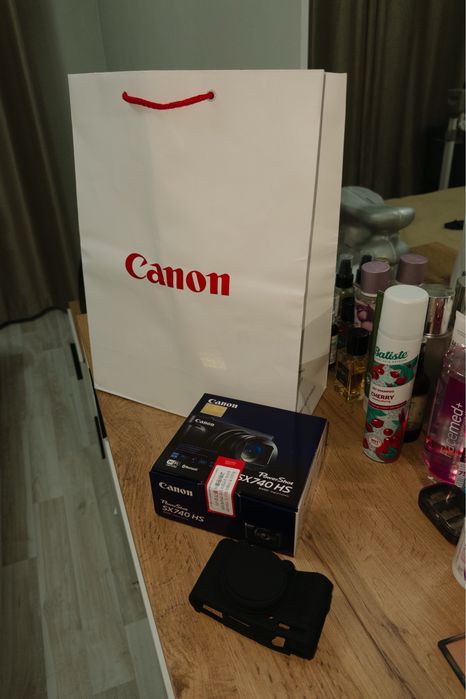 Продается Canon sx740hs
