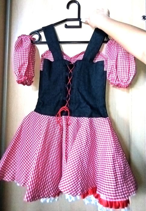 Продам костюм для девочки